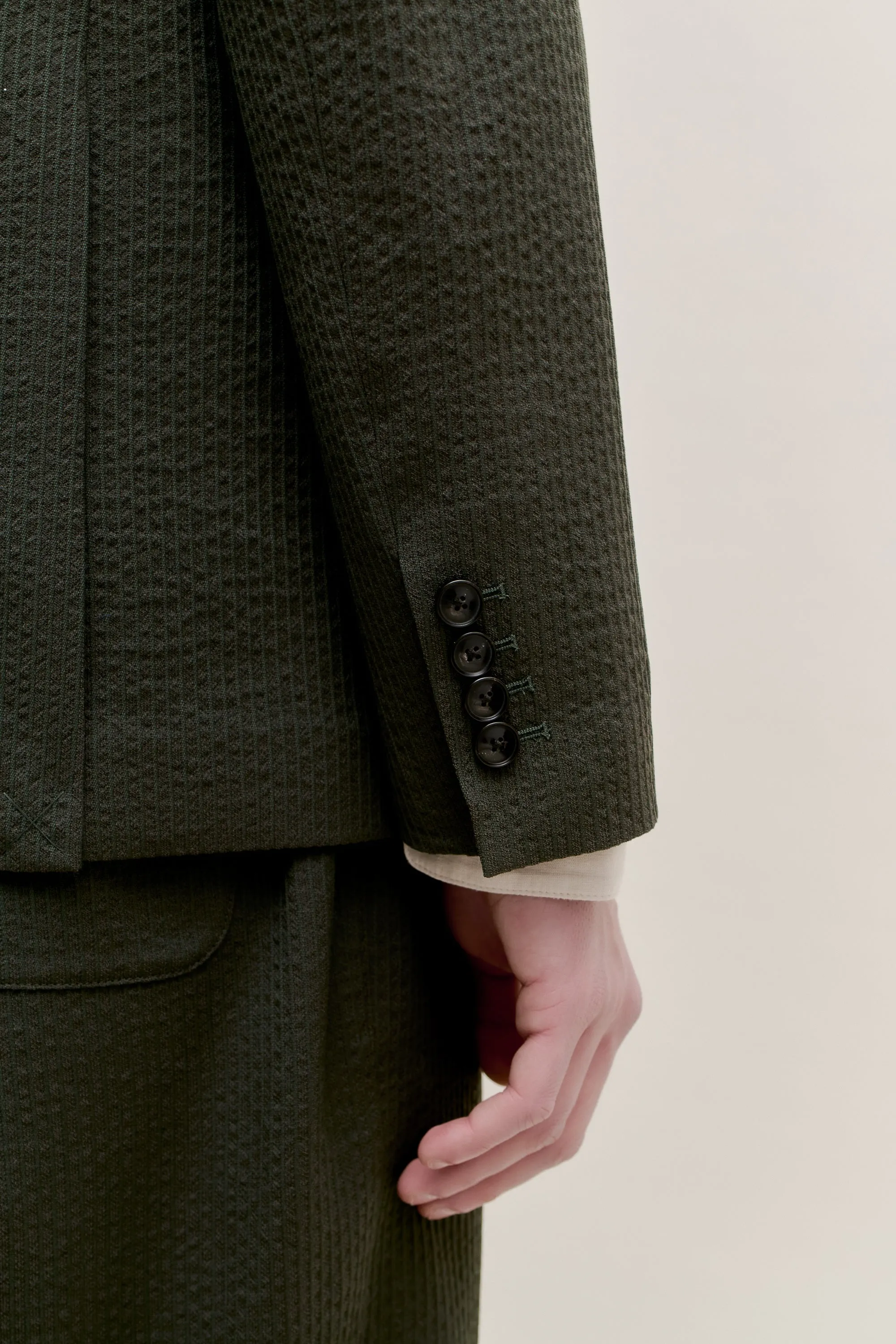 DOUBLE-BREASTED PEAK BLAZER
