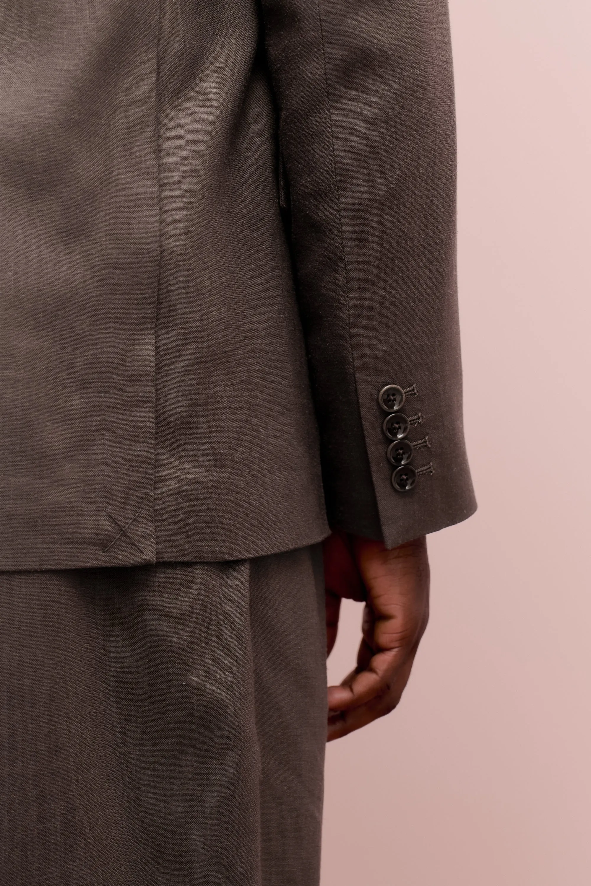 DOUBLE BREASTED PEAK BLAZER