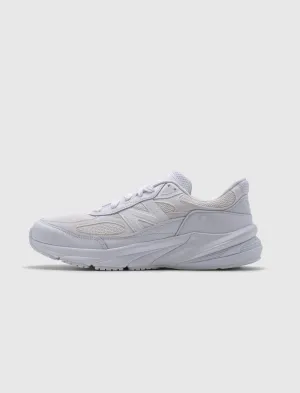NEW BALANCE 990 SNEAKERS