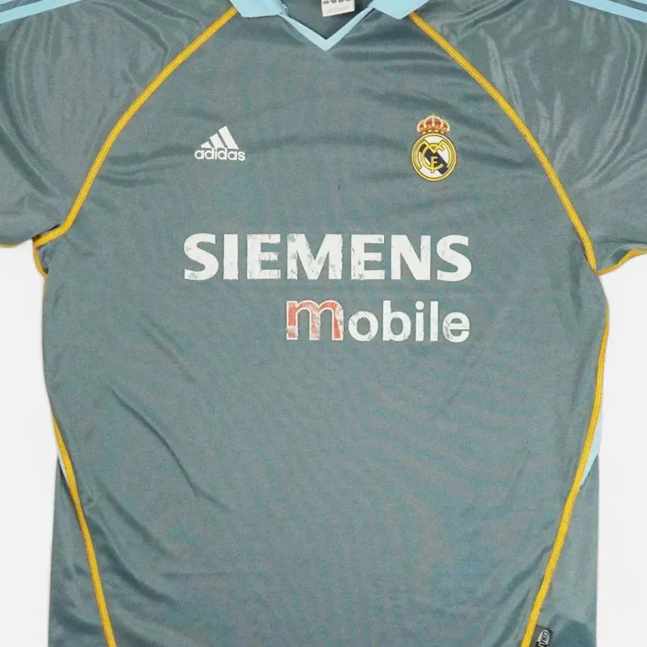Real Madrid 2005-2006 Adidas Away Jersey (XL)